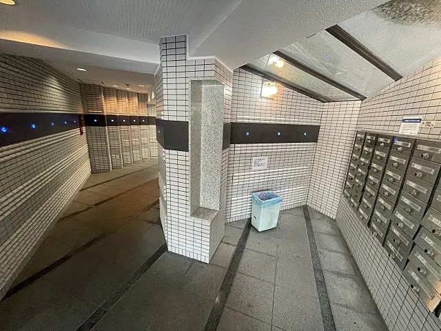 神戸市灘区岩屋北町７丁目の賃貸マンションのロビー