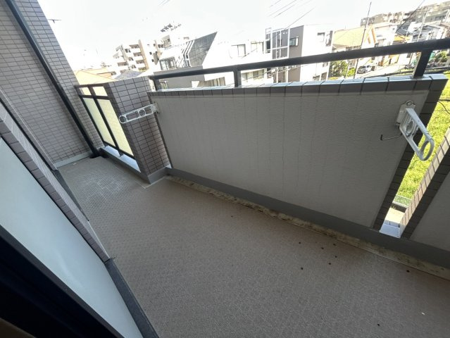 西宮市伏原町の賃貸マンションのバルコニー