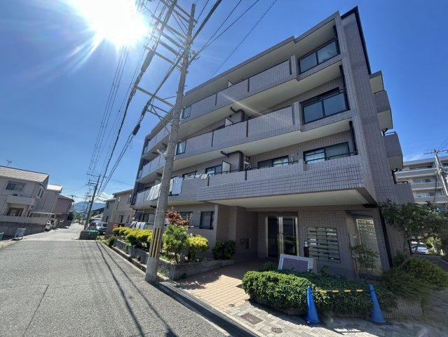 西宮市伏原町の賃貸マンションの外観