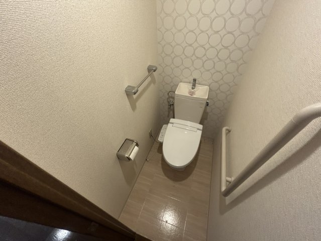 西宮市伏原町の賃貸マンションのトイレ