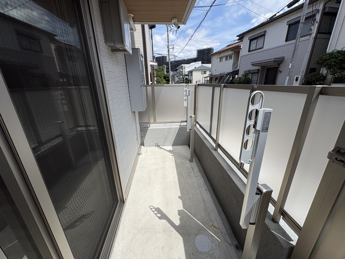 西宮市上甲子園１丁目のアパートのバルコニー