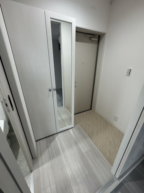 西宮市大森町のアパートの玄関