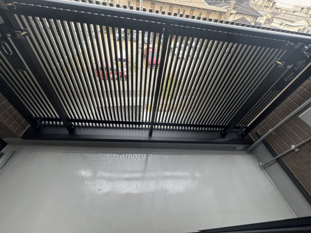 西宮市大森町のアパートのバルコニー