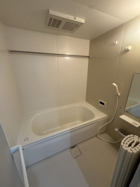 西宮市大森町のアパートの浴室