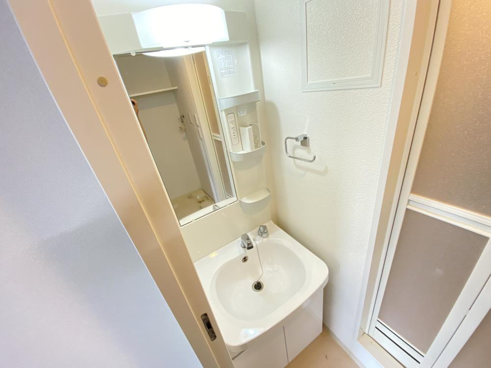 西宮市段上町２丁目の賃貸マンションの洗面所