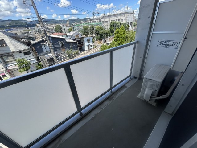 西宮市段上町２丁目の賃貸マンションのバルコニー