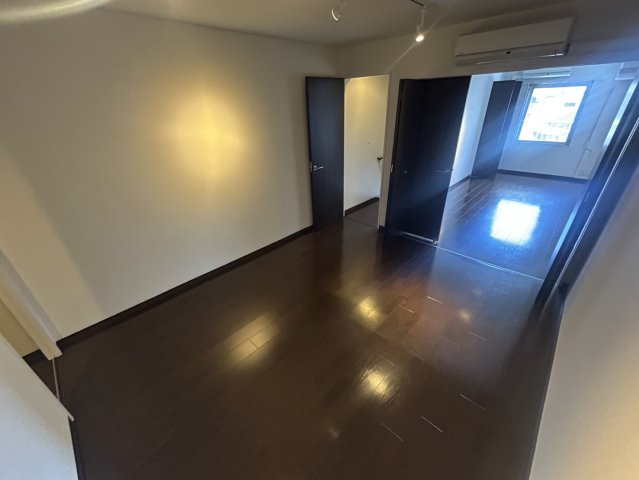 西宮市段上町２丁目の賃貸マンションの居間・リビング