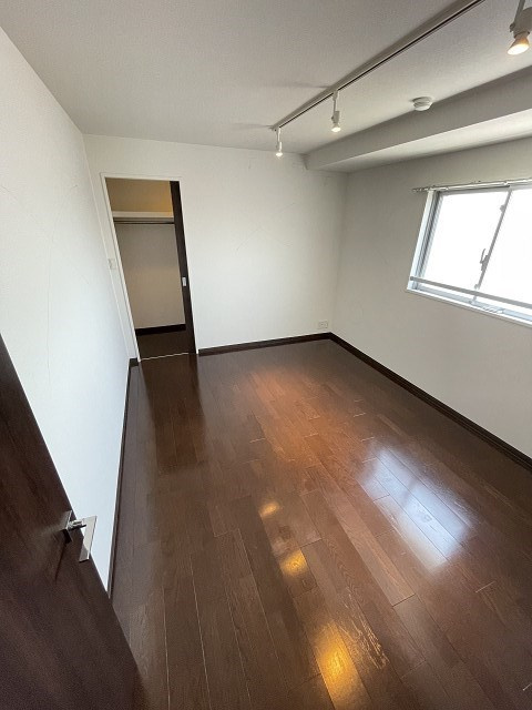 西宮市段上町２丁目の賃貸マンションの居間・リビング