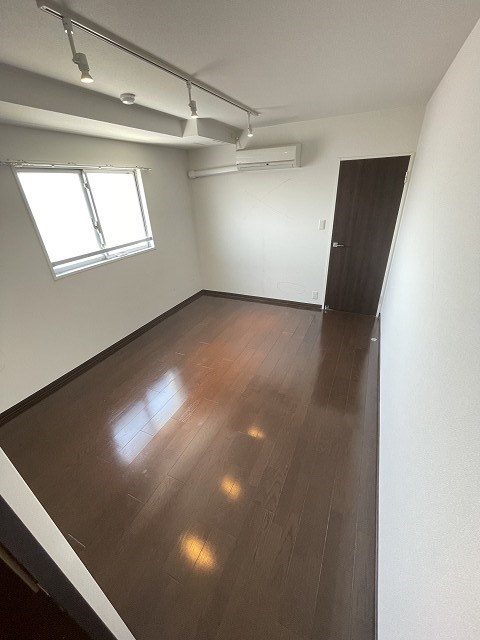 西宮市段上町２丁目の賃貸マンションの居間・リビング