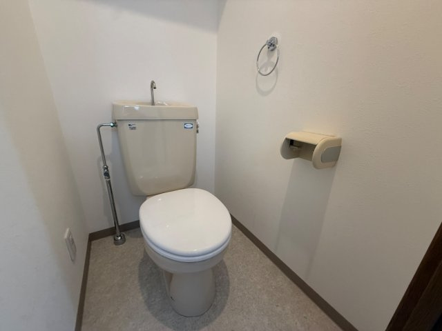 西宮市田代町の賃貸マンションのトイレ