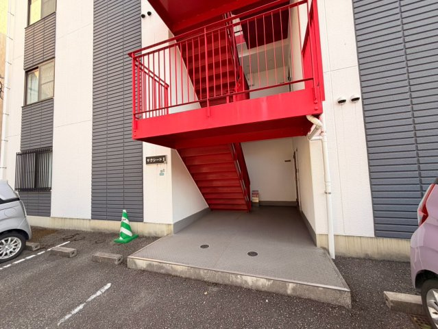 西宮市田代町の賃貸マンションのエントランス