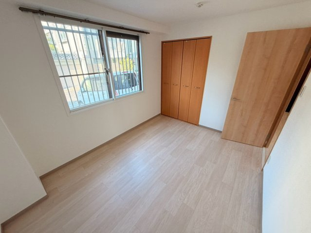西宮市田代町の賃貸マンションの居間・リビング