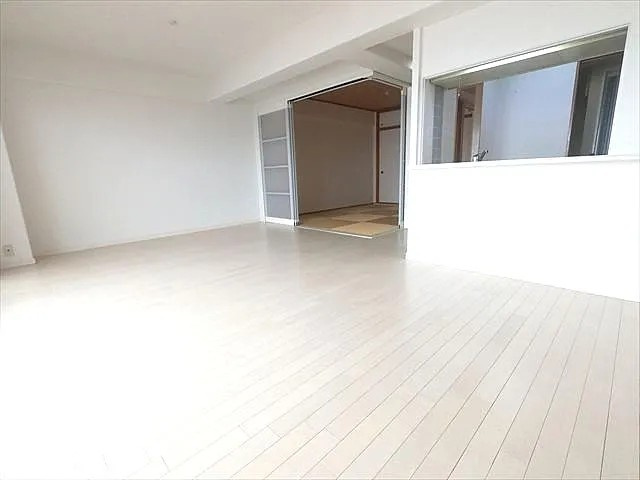 神戸市東灘区青木２丁目の賃貸マンションの居間・リビング