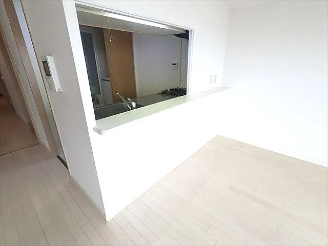 神戸市東灘区青木２丁目の賃貸マンションの居間・リビング
