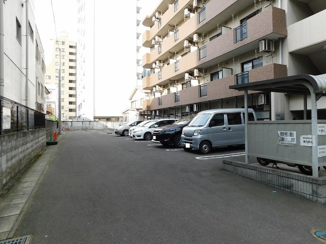 マイルストーン立町の駐車場