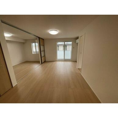 芦屋市大原町のアパートの居間・リビング
