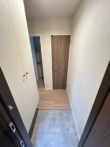 西宮市南昭和町の賃貸マンションの玄関