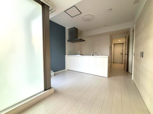 西宮市戸田町の賃貸マンションの居間・リビング