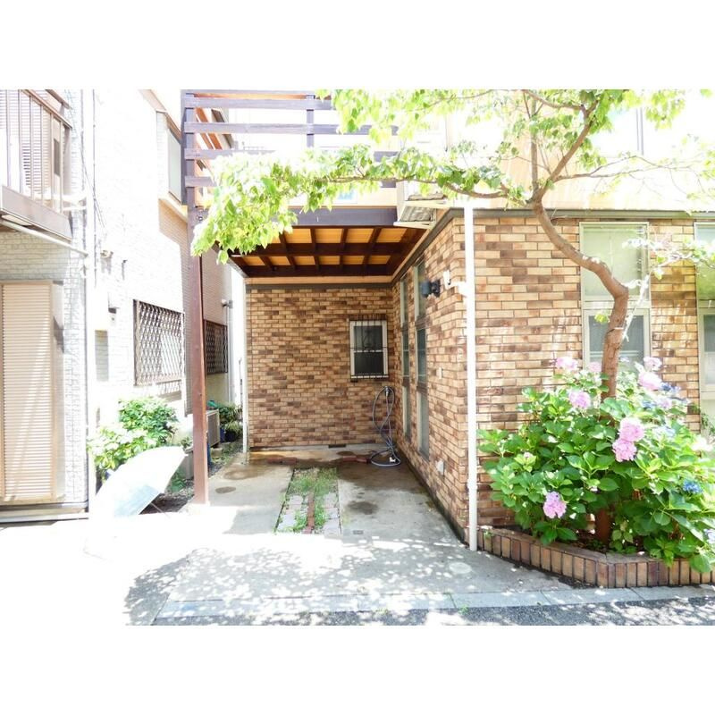 千駄木4丁目戸建てのエントランス