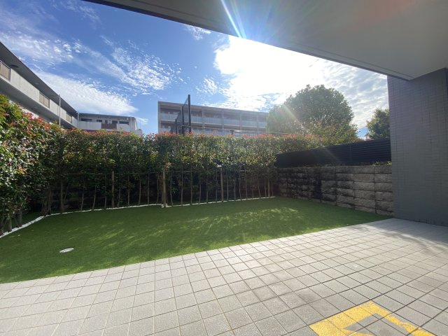 パークホームズ室見駅前の庭