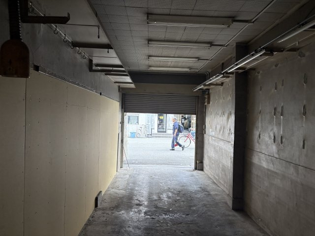 大阪市浪速区日本橋西１丁目の店舗事務所のロビー|1階