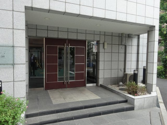 ステージグランデ茗荷谷のエントランス