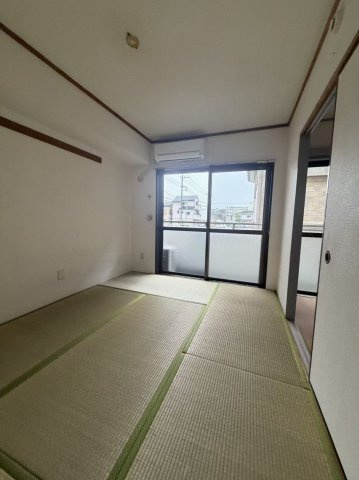 シャトール中青木の和室|趣のある和室です