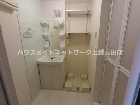インサイドモートの洗面所|洗髪洗面化粧台・洗濯機置場（参考同型室内写真101号室）