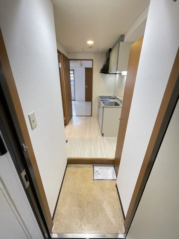 難波千日前OEMマンションの玄関
