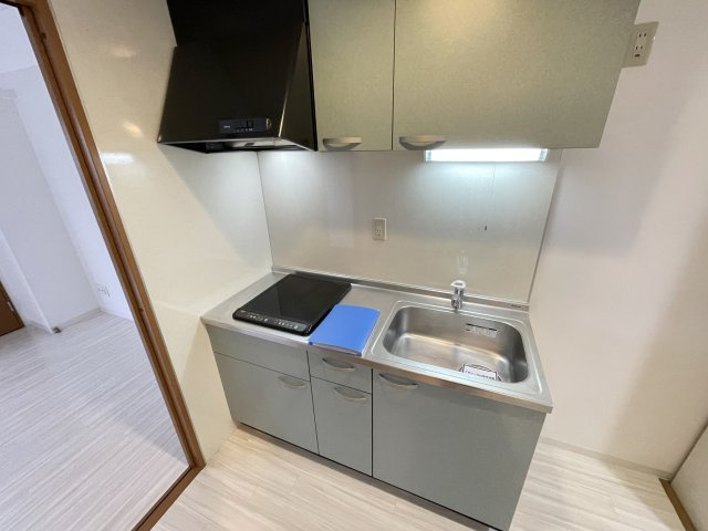 難波千日前OEMマンションのキッチン
