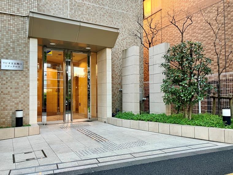 リビオ文京関口シティクロスのエントランス