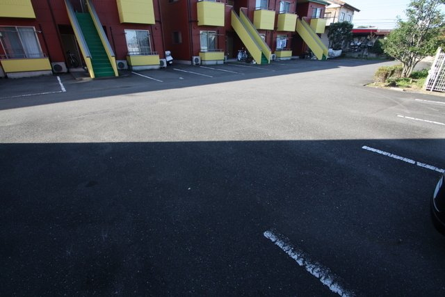 メイプルハイツQの駐車場