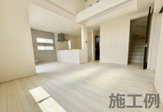 秦野市東田原新築戸建て　1号棟の居間・リビング|こちらのリビングで趣味の時間をお楽しみください
