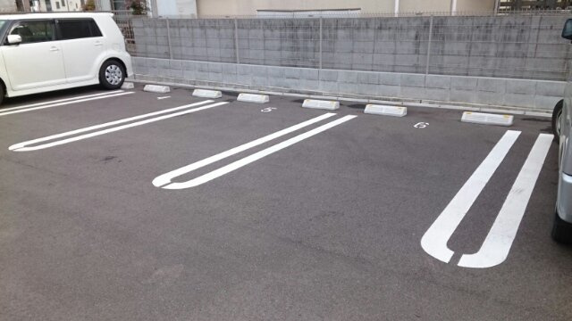 ヴェルデ・Ｋ　Ⅱの駐車場