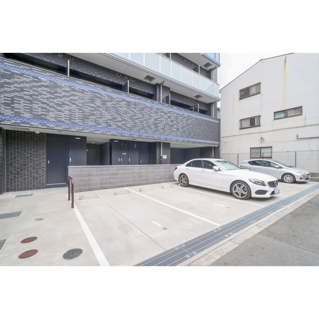 アドバンス大阪ベイココナの駐車場