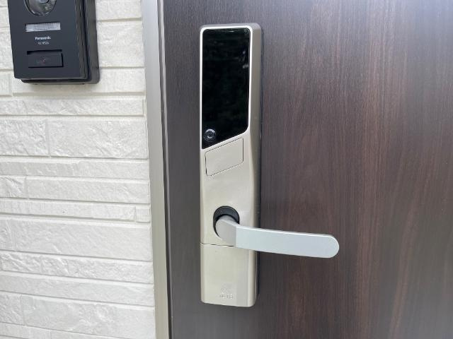 バリスタの内装|電子キー