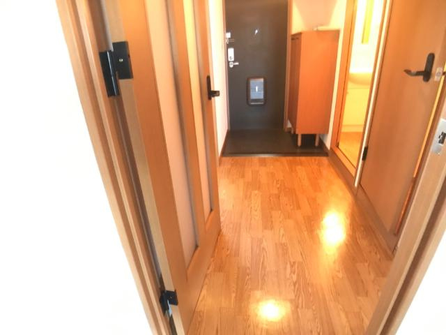 クローバービルの内装|廊下