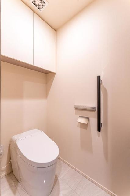 ＳＨＩＲＯＫＡＮＥ　Ｔｈｅ　ＳＫＹ　Ｅ棟のトイレ|※写真は同タイプ住戸です。