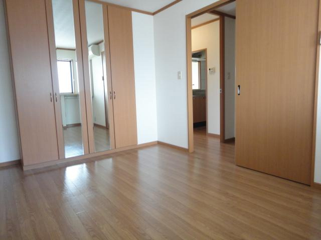 レジデンス壱番館の内装|洋室