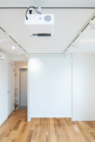 Recorrido Nakanoshinbashi 301号室の居間・リビング