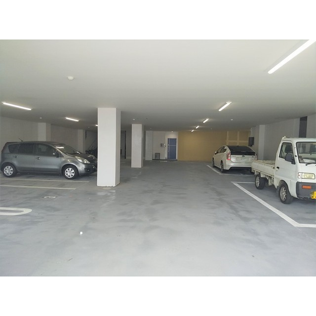 クイール忠節の駐車場