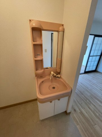 佐世保市小島町のアパートの洗面所