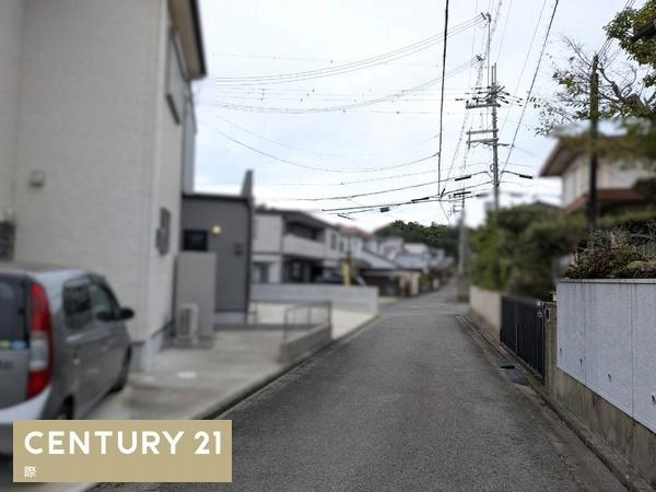 和歌山市大谷　中古戸建の前面道路含む現地写真