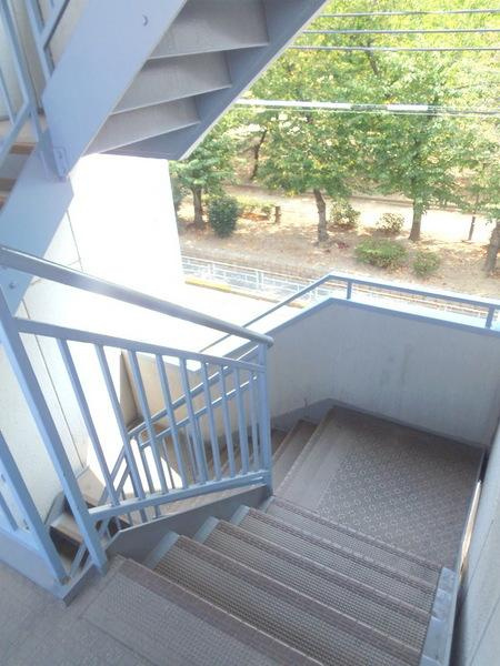 ファーストマンションのエントランス|★共用階段です★
