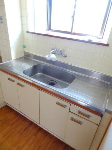 ファーストマンションのキッチン|★窓があって明るいです★
