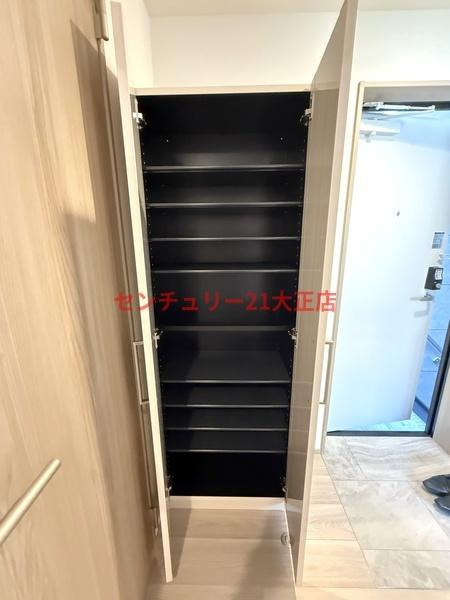 LOFTRIA大正の玄関