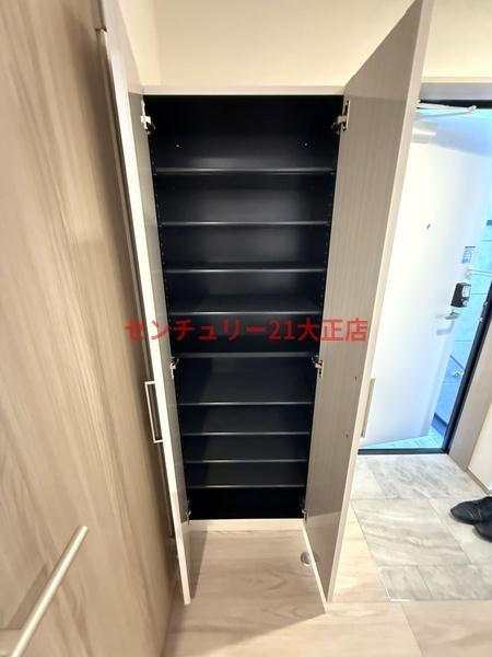 LOFTRIA大正の玄関