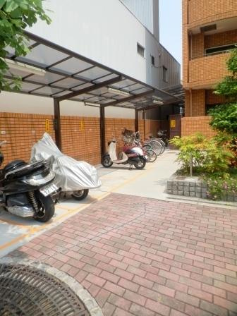 朝日プラザヴェルデュール大正三軒家のエントランス|★バイク置き場あり★