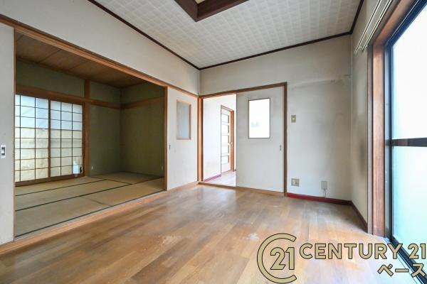 磯城郡三宅町大字伴堂の中古一戸建の居間・リビング