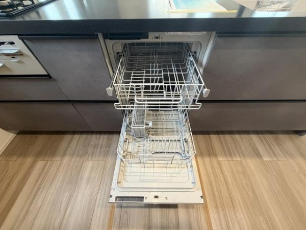 生駒市生駒台南 ／新築一戸建のキッチン|■食洗機付きで毎日の洗い物も楽々！家事負担軽減！